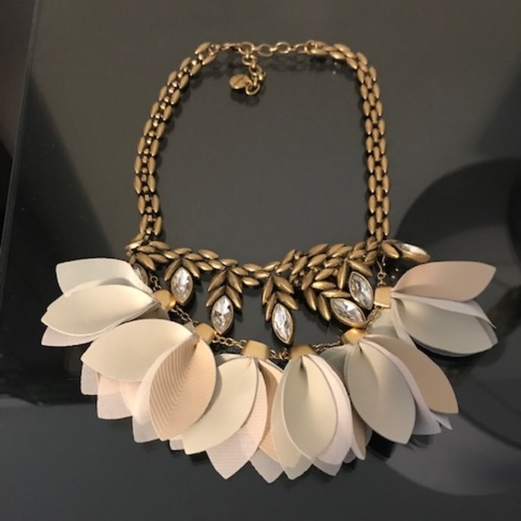 Stella and Dot Birdie Necklace - Picture 1 of 3